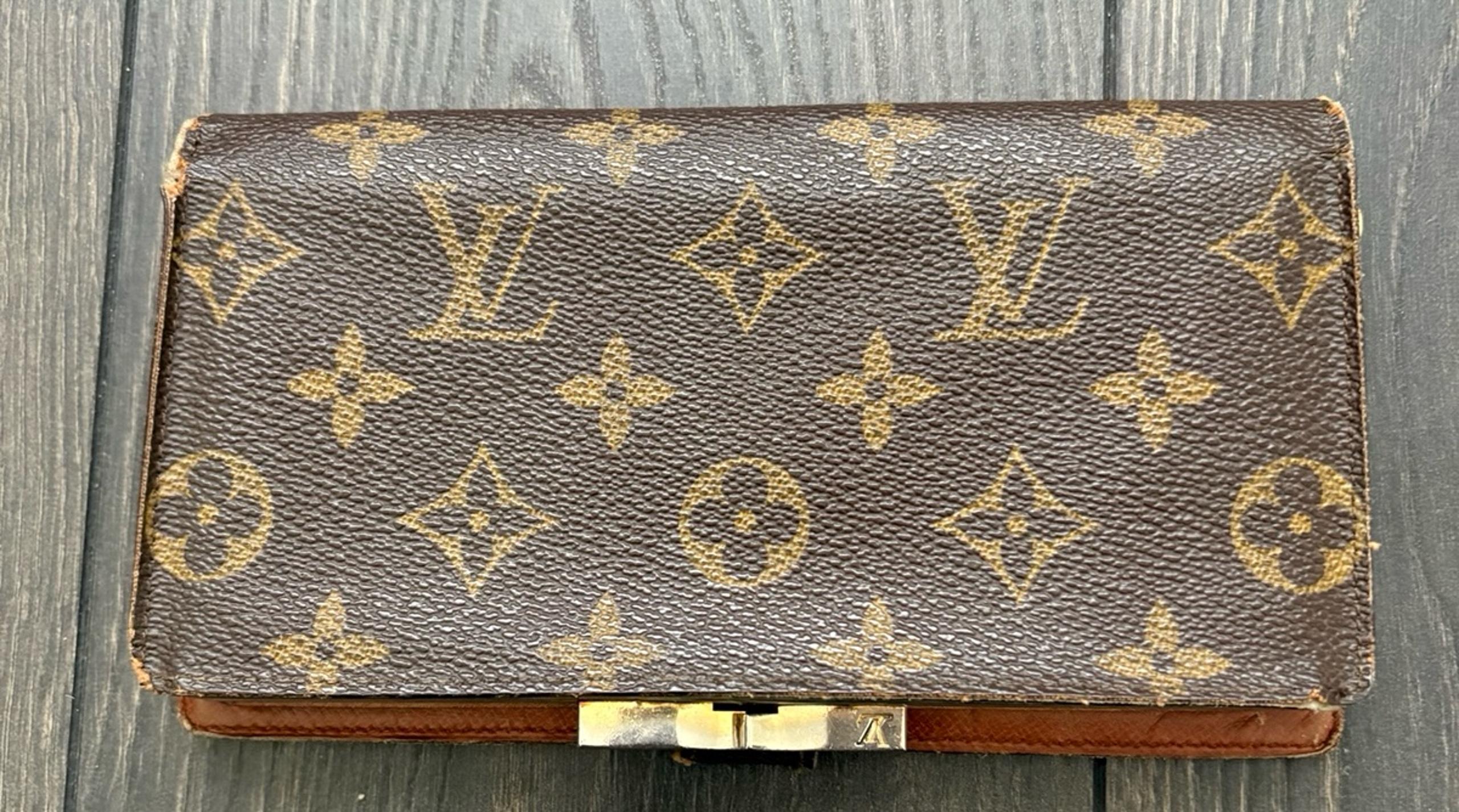 Louis Vuitton Monogram Porte-Monnaie Billets Viennois wallet
