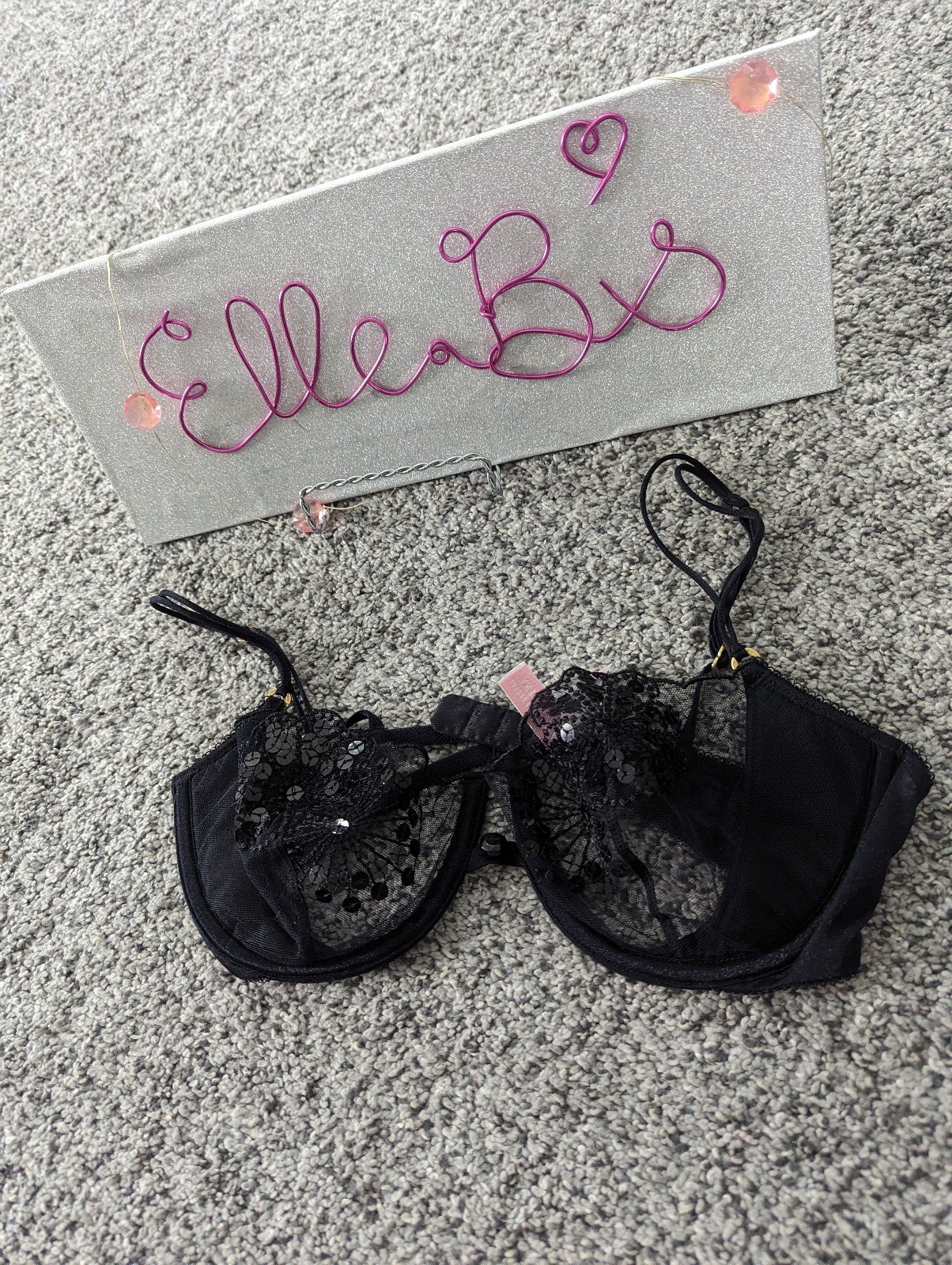 NWOT Victoria's Secret Very Sexy Black Lace / Sequin Bra 34C