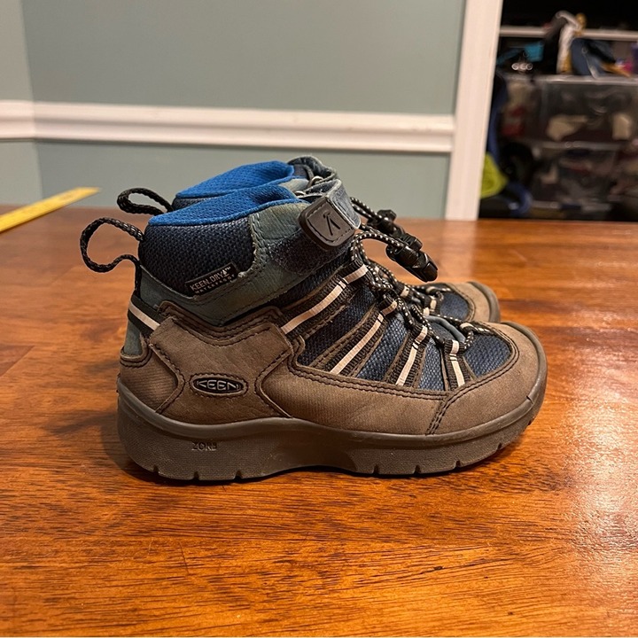 KEEN Kids' Blue and Brown Sneakers boots waterproof size 11