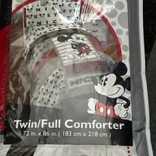 Twin/full size Mickey Mouse comforter