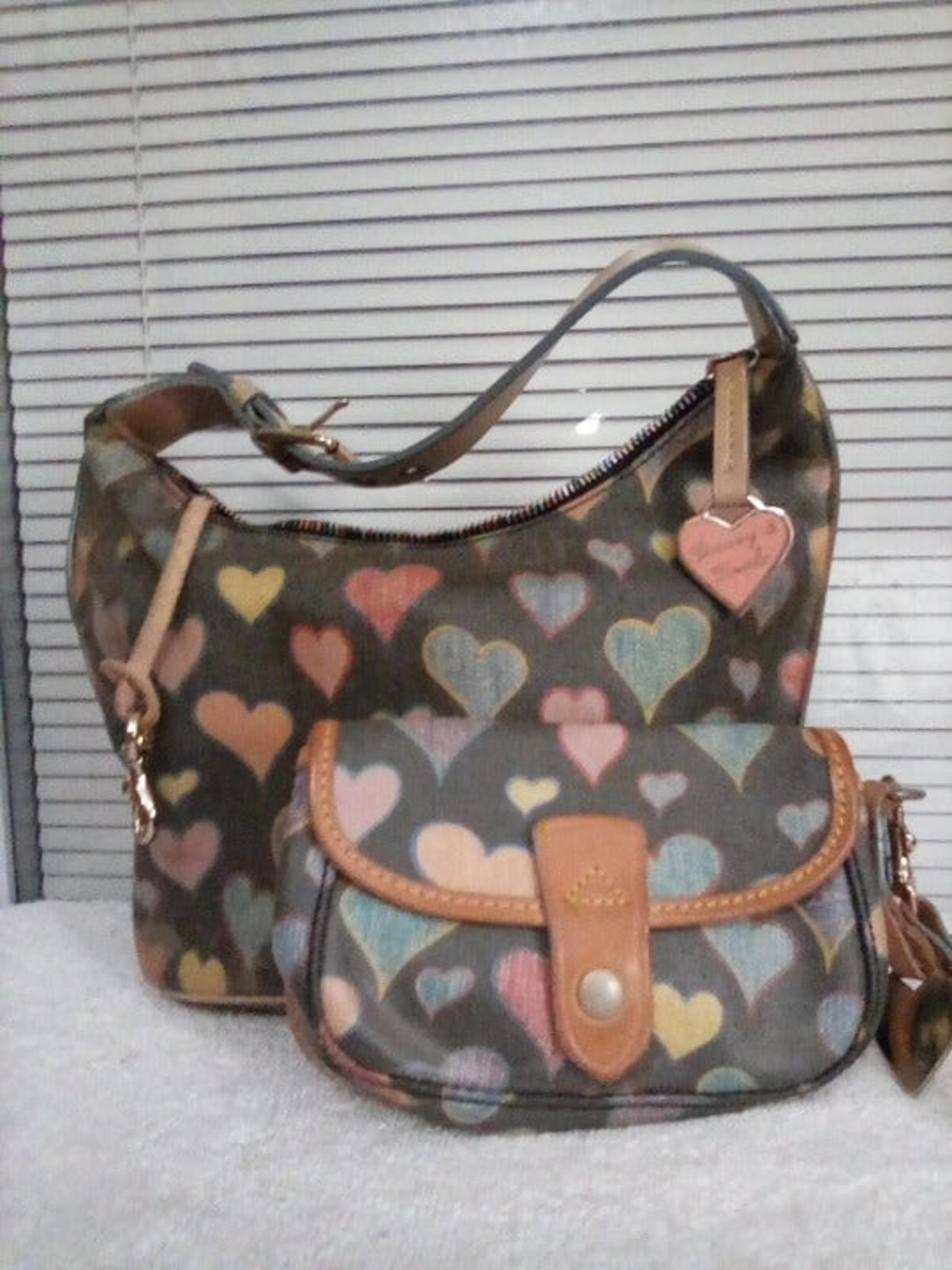 DOONEY & BOURKE VINTAGE HANDBAG & WRISTL