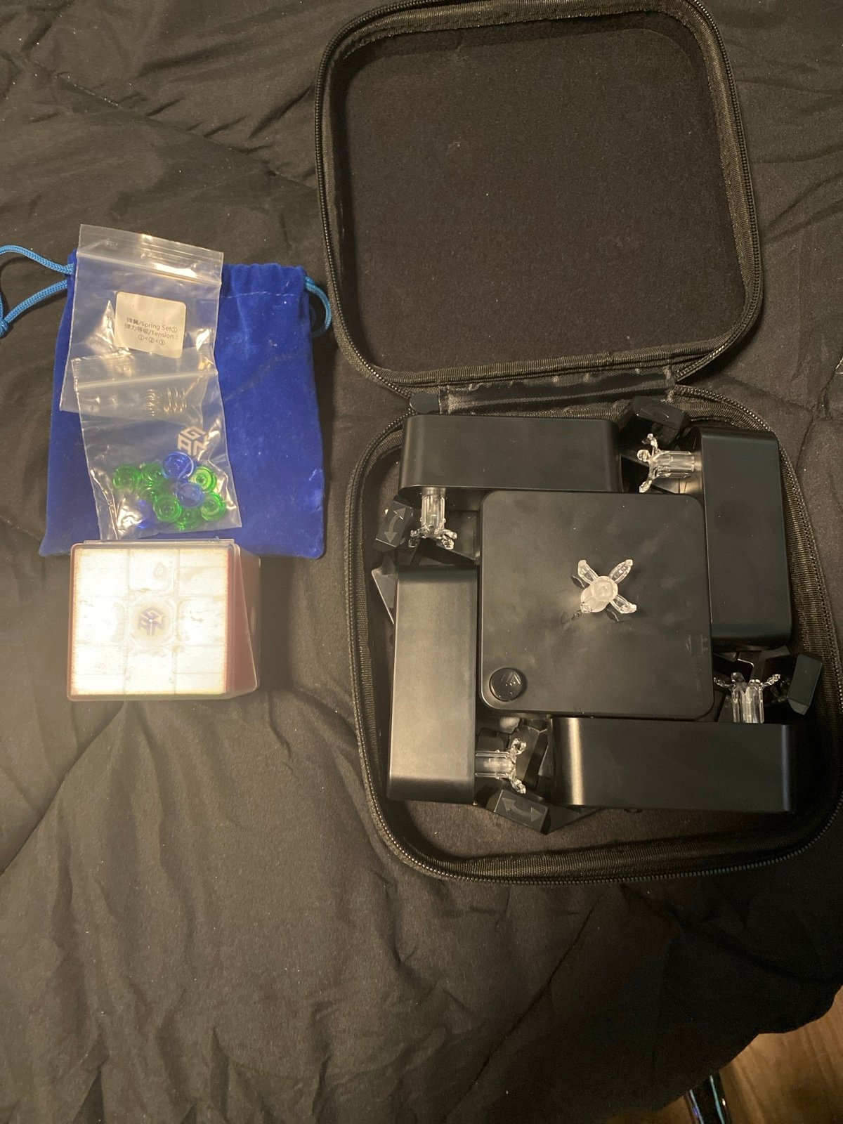 Gan 3x3 cube w/robotic scambler /helper