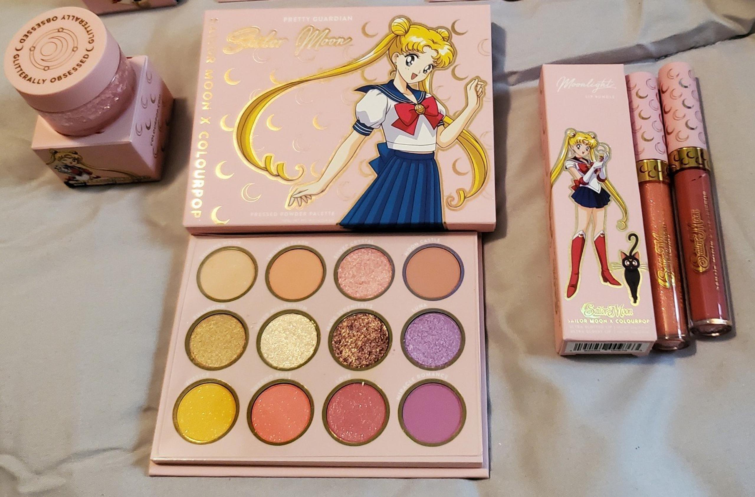 DISNEY'S SAILOR MOON MAKE-UP BUNDLE)(PRE-VALENTINE PRICE MARK-DOWN)