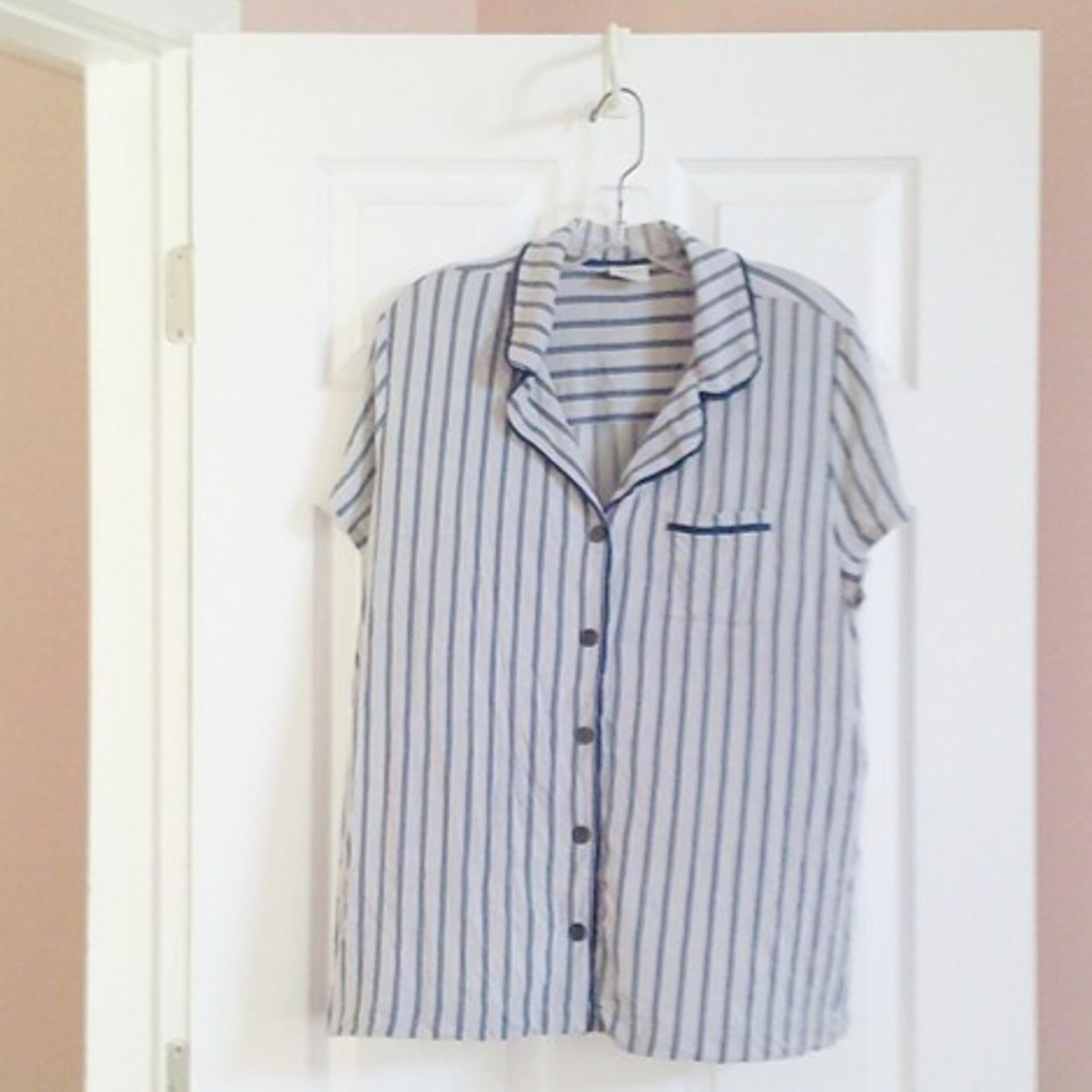 Soma Pajama Top L Gray Navy Striped Rayon Spandex Knit Pocket Button Front