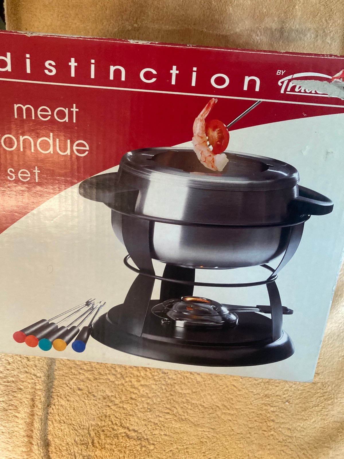 New in the box Trudeau Fondue set unused