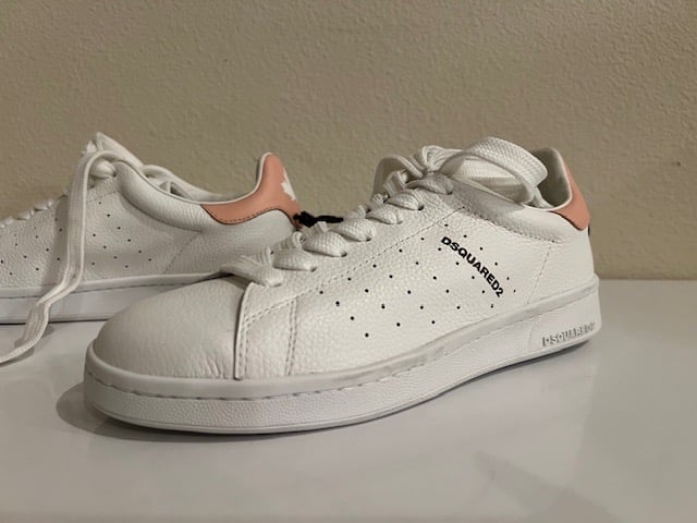 DSQUARED2 White Sneakers with Pink Heel Accent