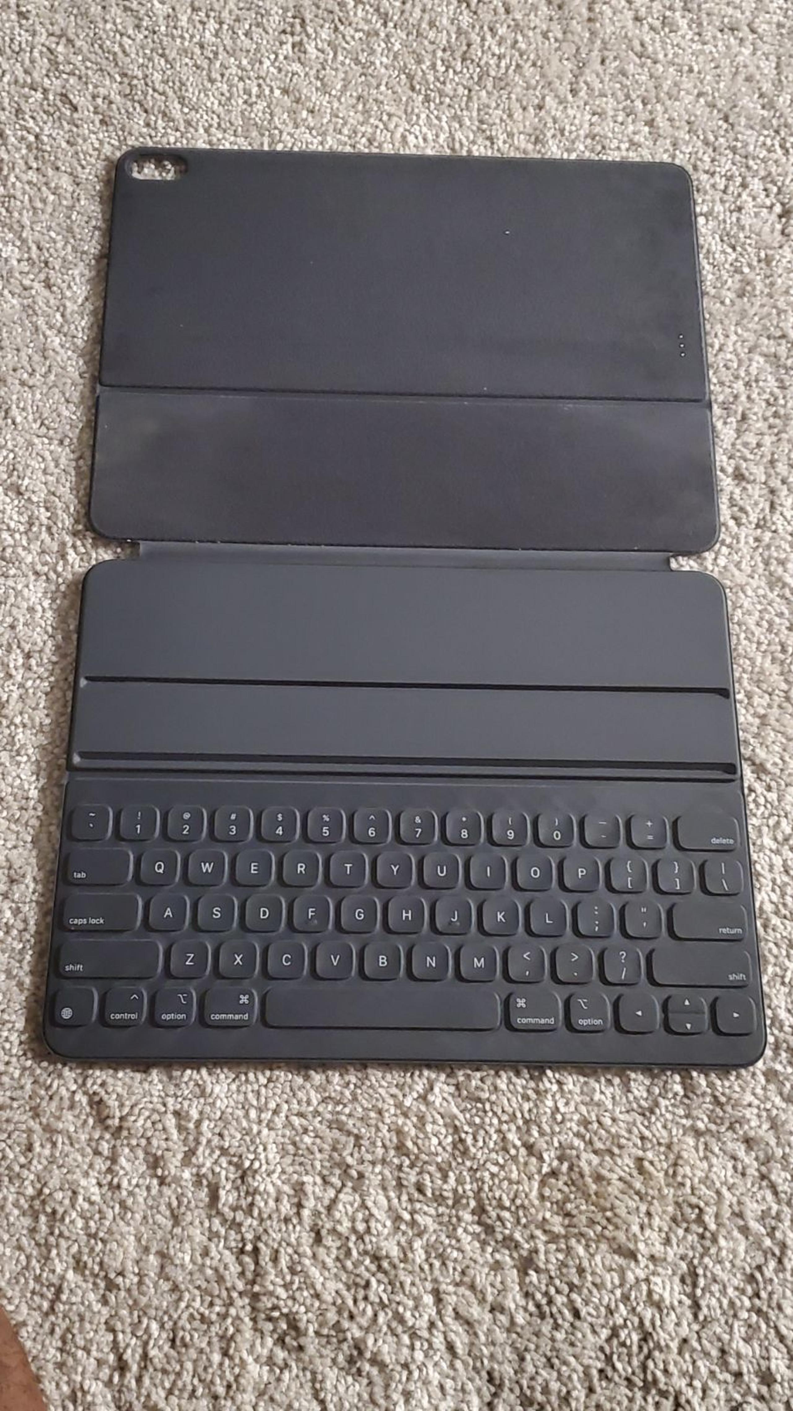 12.9 Apple Smart Keyboard Folio Case