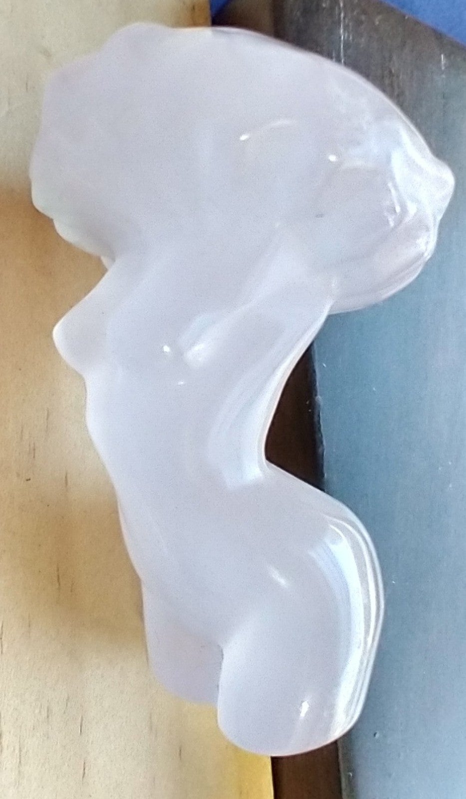 Rock crystal. 190. H. Woman tripps