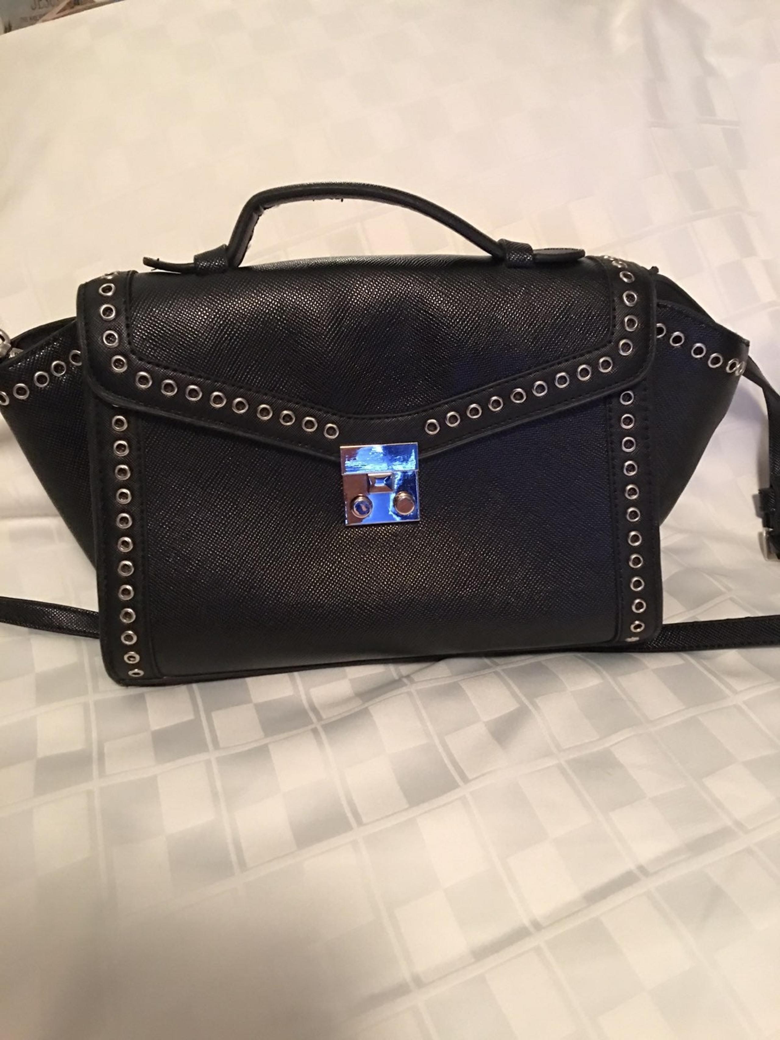 purses and handbags