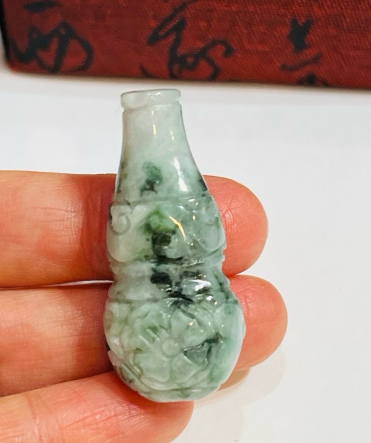 gourd Jade pendant