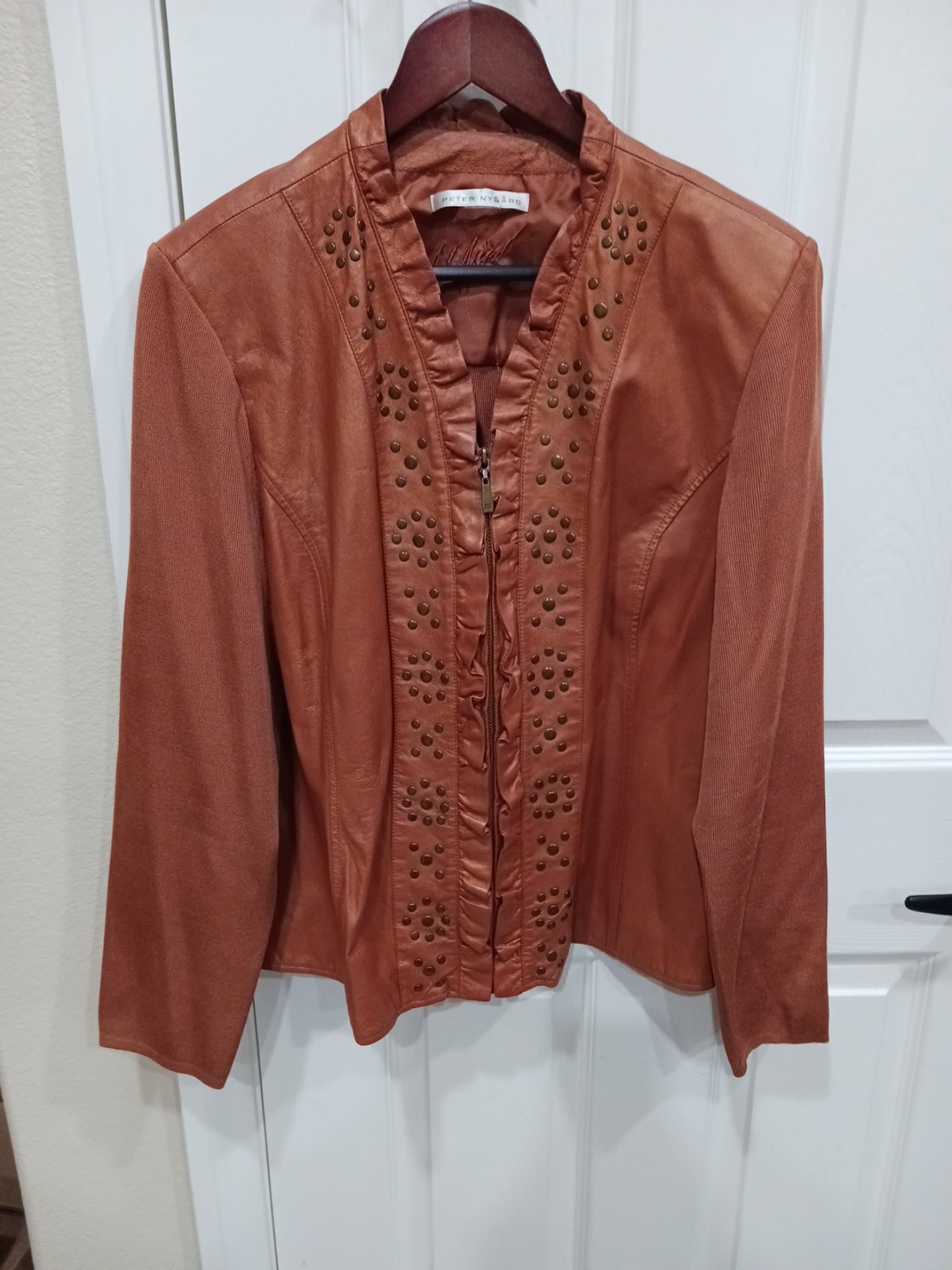 Peter Nygard Large Leather Zipper Jacket Knit Sleeves Caramel Brown Stud Accent