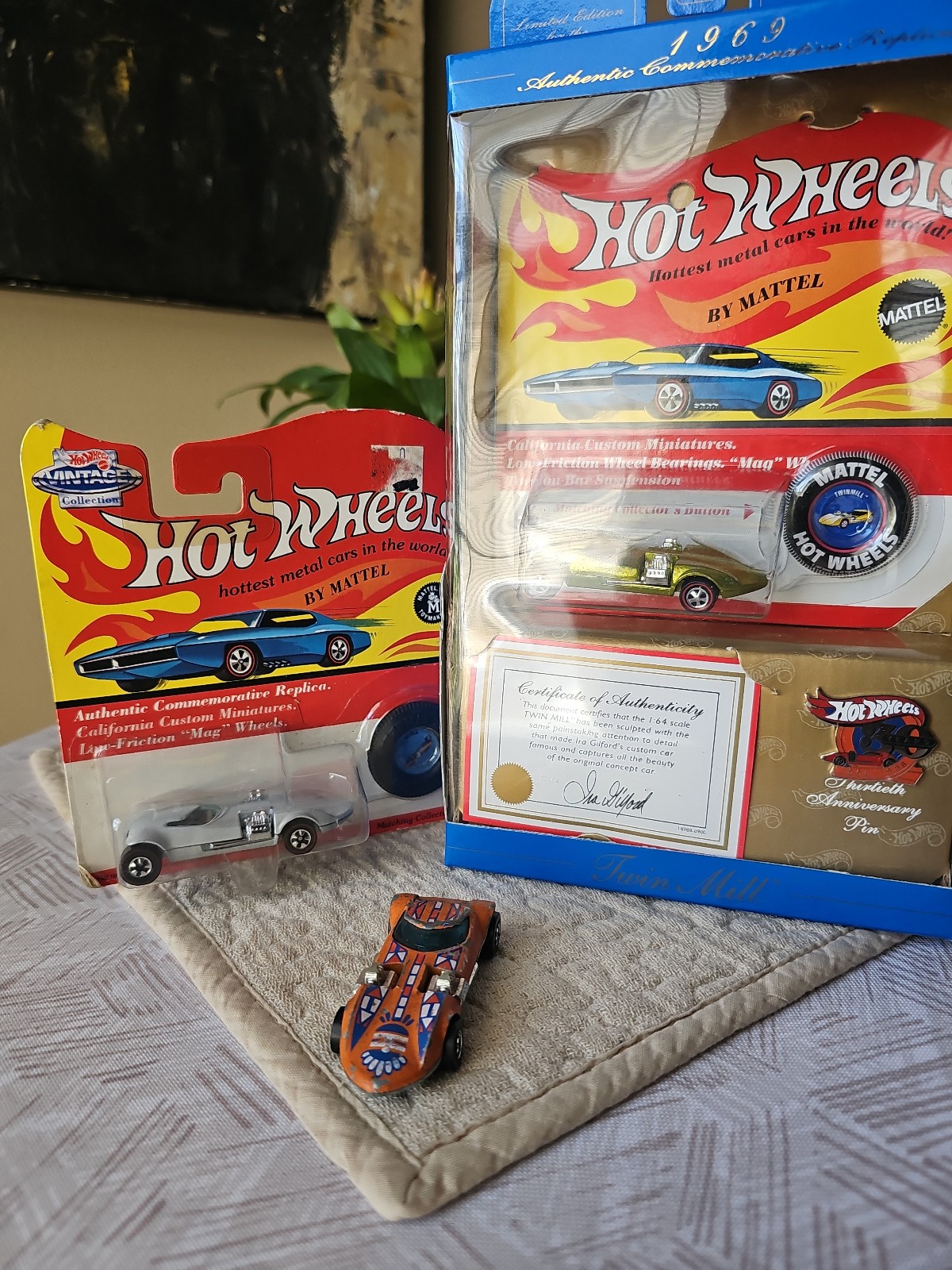 3 HOT WHEELS TWIN MILL