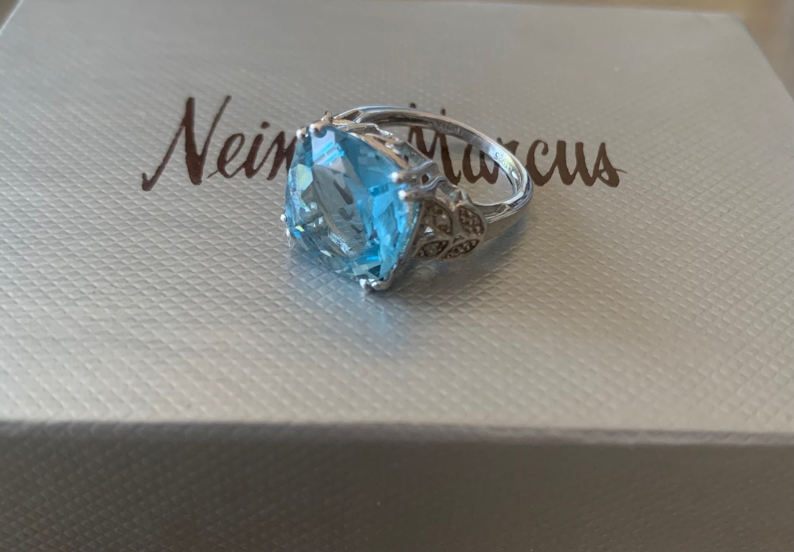 925 Sterling Silver Blue Topaz Ring