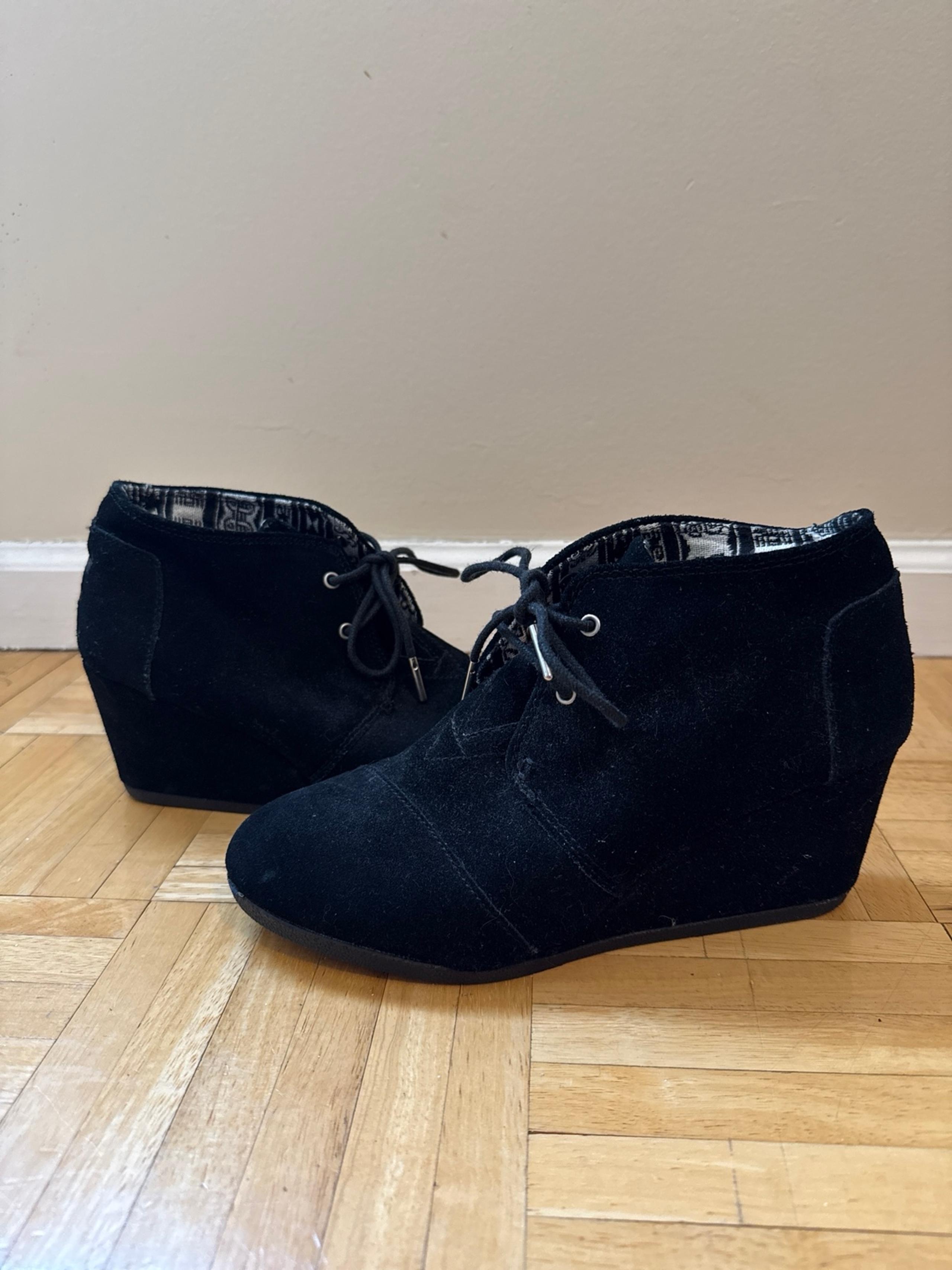 TOMS Black Wedges 9 women’s