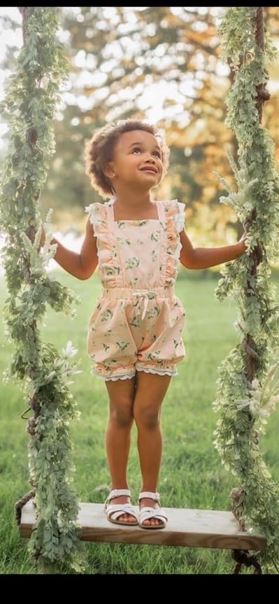 Love & Grow Girls size 6 NWT Gorgeous floral pinafore romper Beautiful with a u