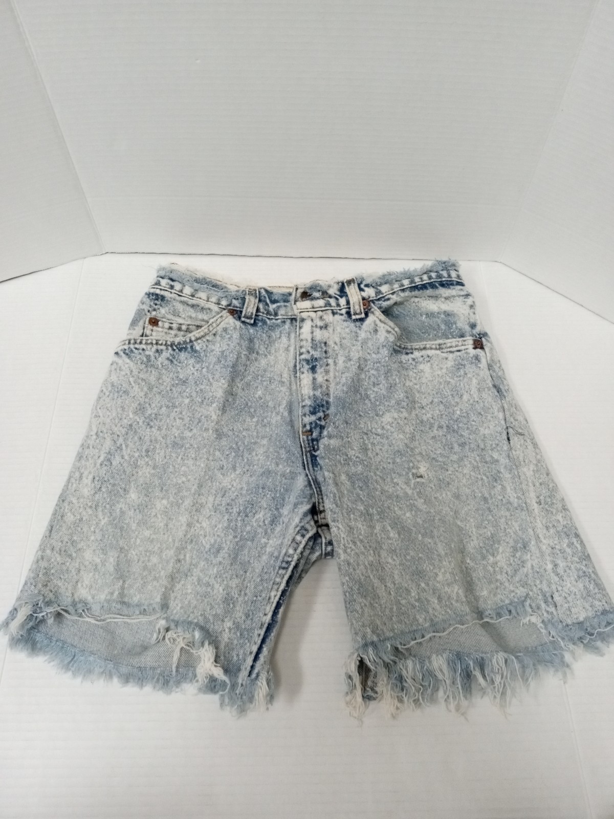 Vintage Distressed Orange Tab Levi's Cutoff Shorts W29