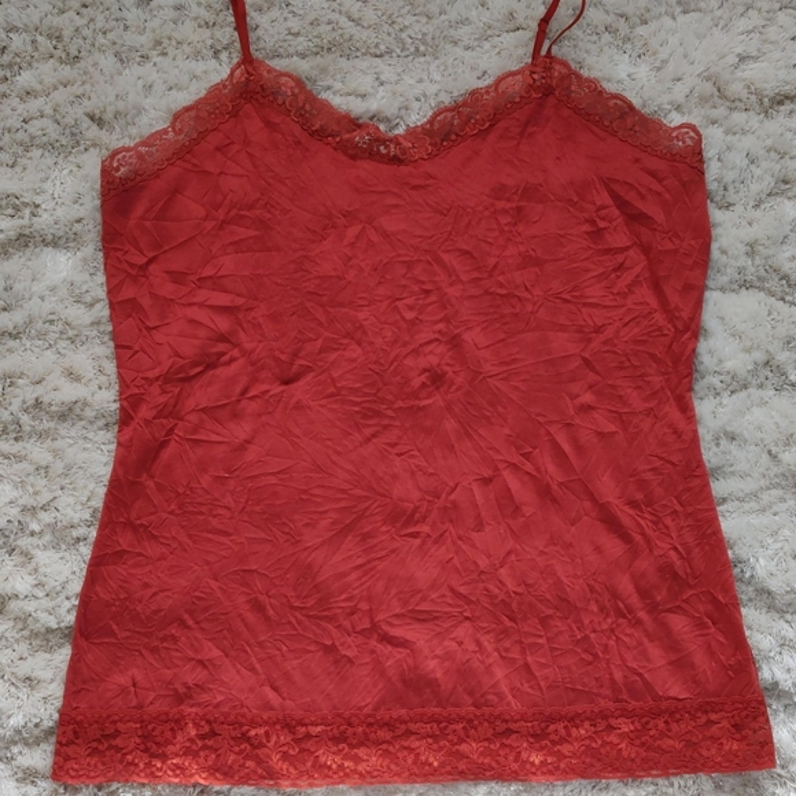 EUC Lace trimmed crinkle tank top