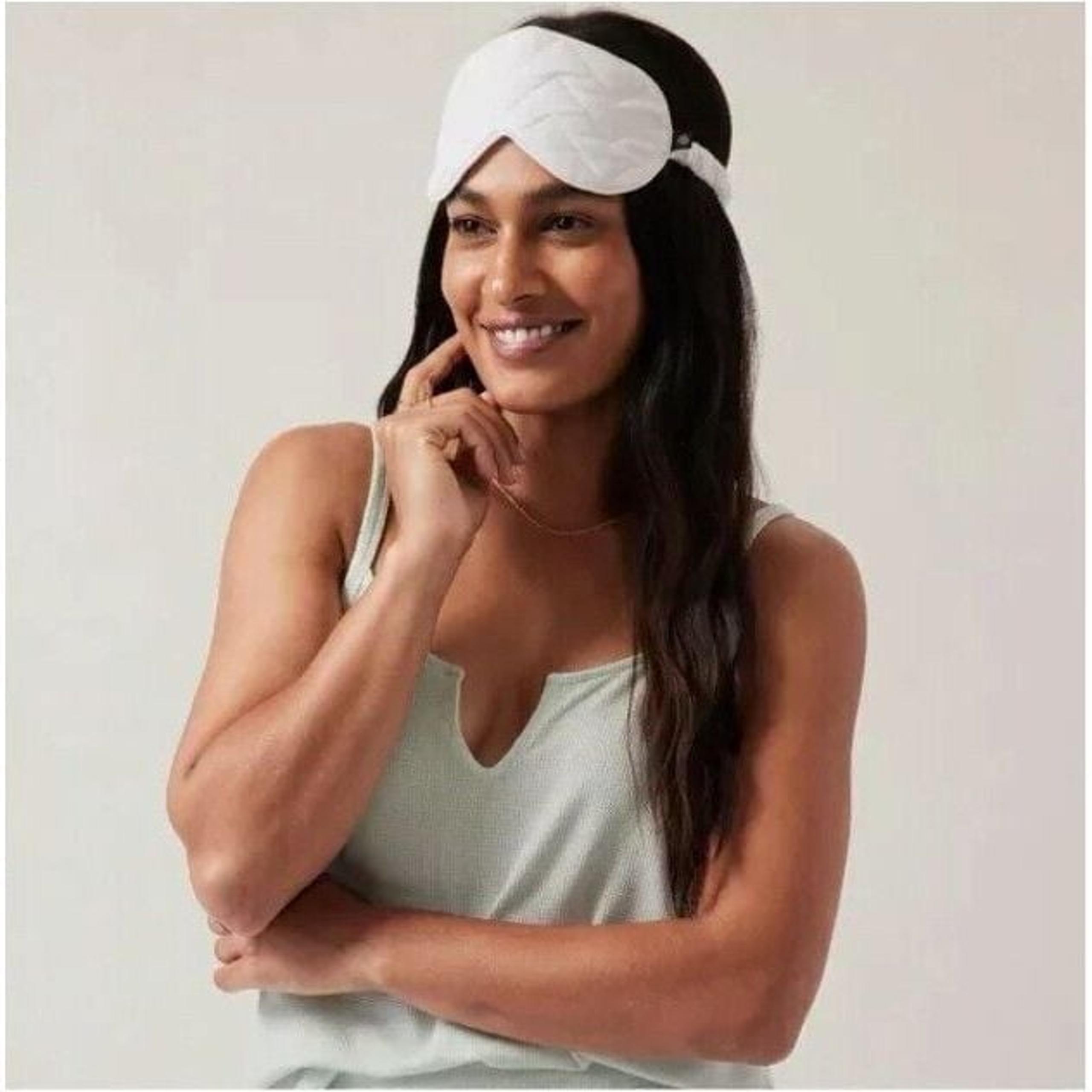 Athleta White Calm Cool Sleep Mask Eye Cover Relaxation Aid One Size New In Box