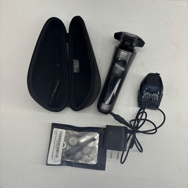 Philips Norelco Rechargeable Wet/Dry Shaver 6600 SenseIQ Technology Series 6000