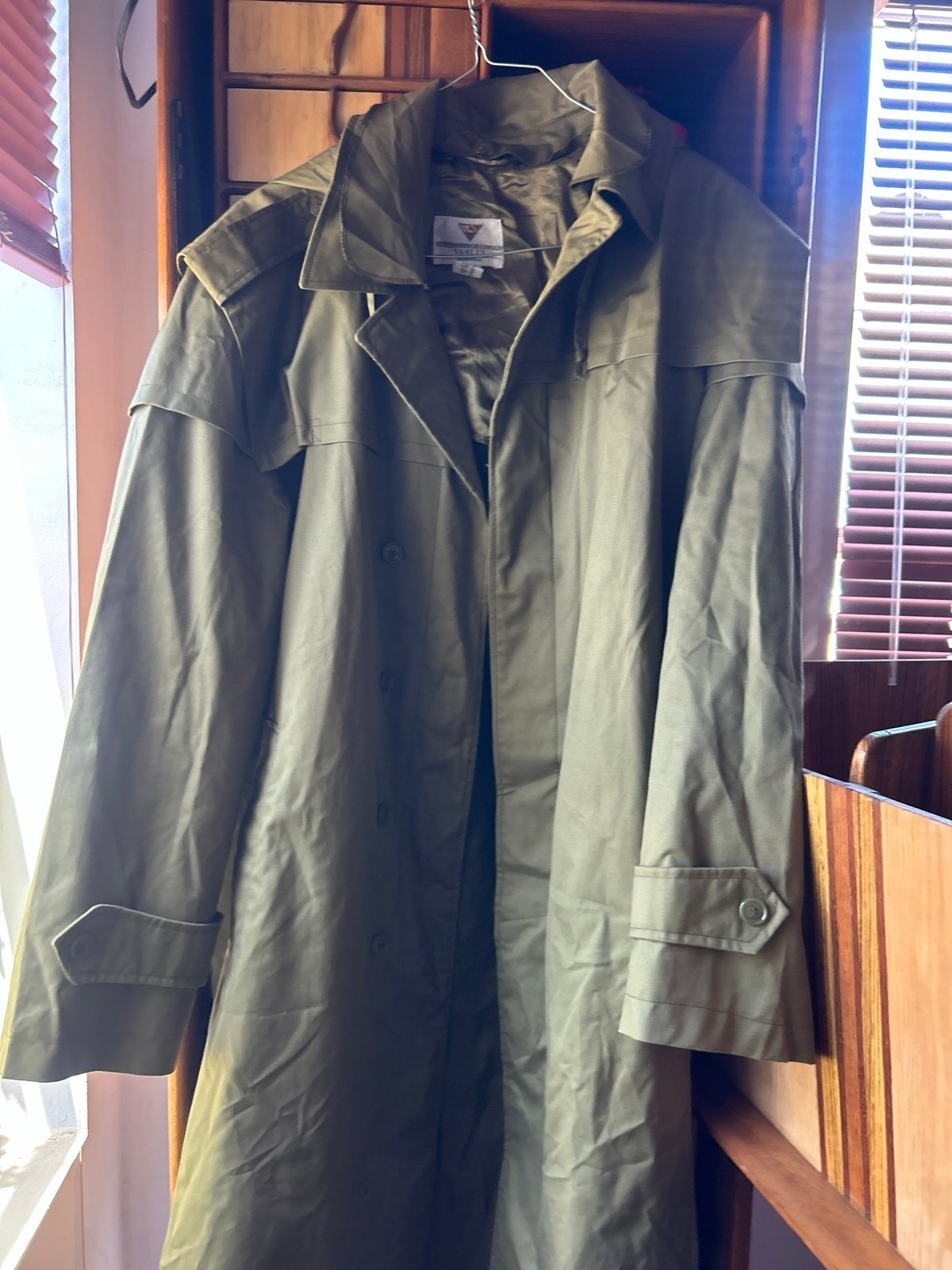 Vaslui Rain Coat with Hood