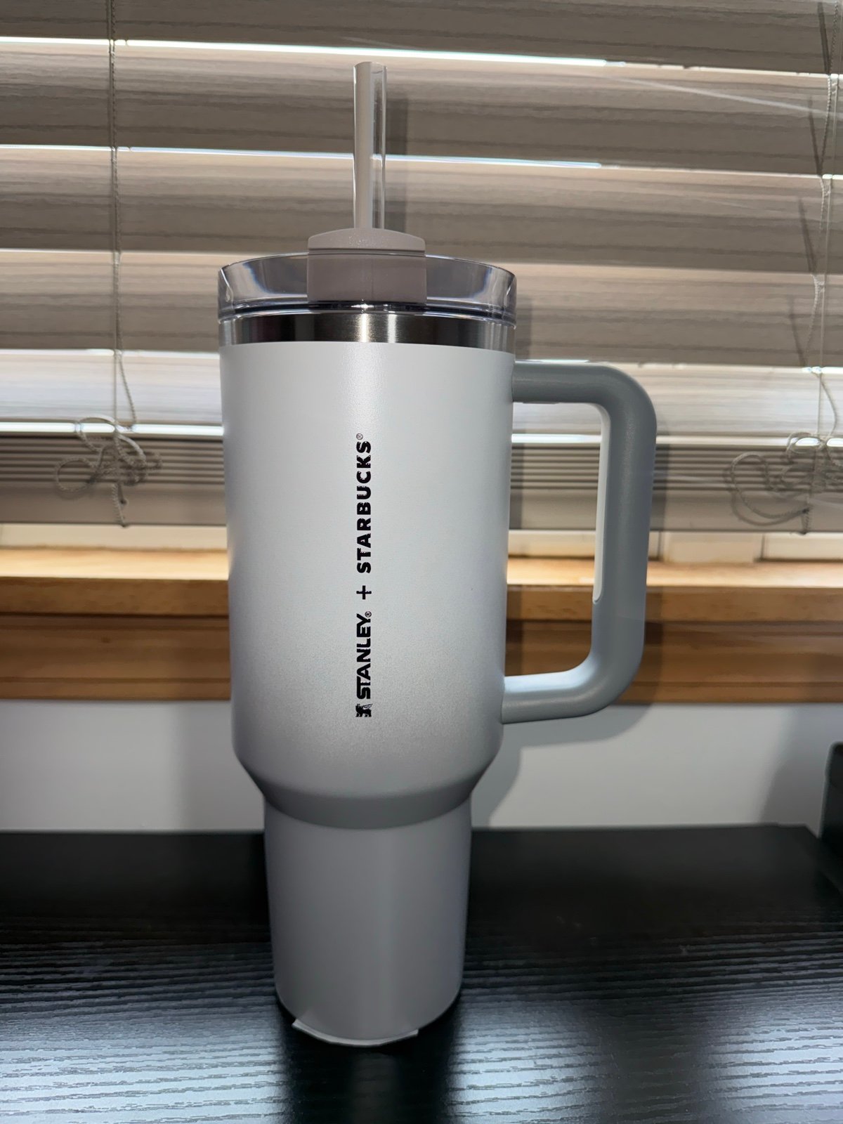 Stanley X Starbucks Korea Grey Gradient 40oz BNWT | US SELLER