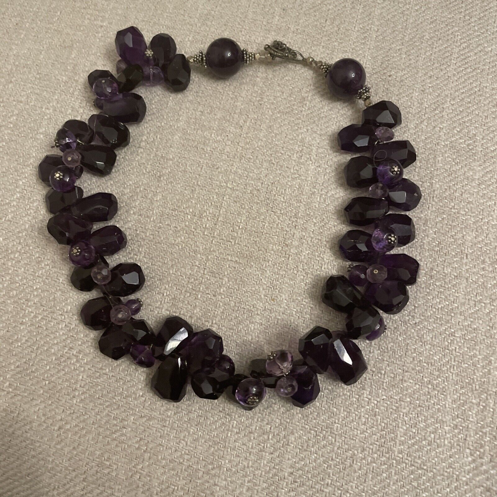 VINTAGE DESIGNER TEADROP NATURAL AMETHYST Crystal NECKLACE Silver Toggle CLASP