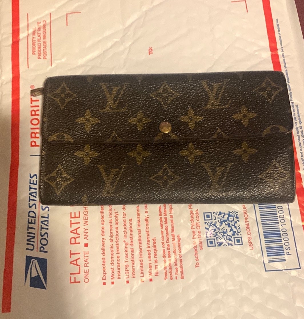 NEWNEW VINTAGE LOUIS VUITTON SARAH LONG WALLET MADE IN THE 90s