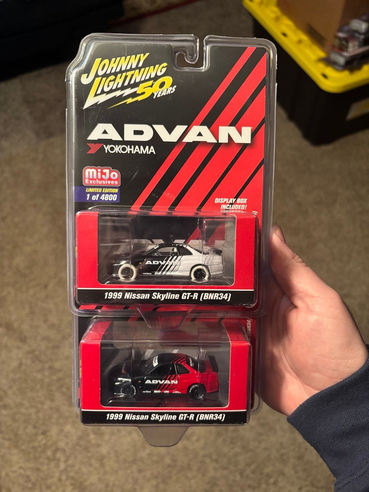 Johnny Lightning “Advan” 1999 Nissan Skyline R34 Chase + Regular Pair.