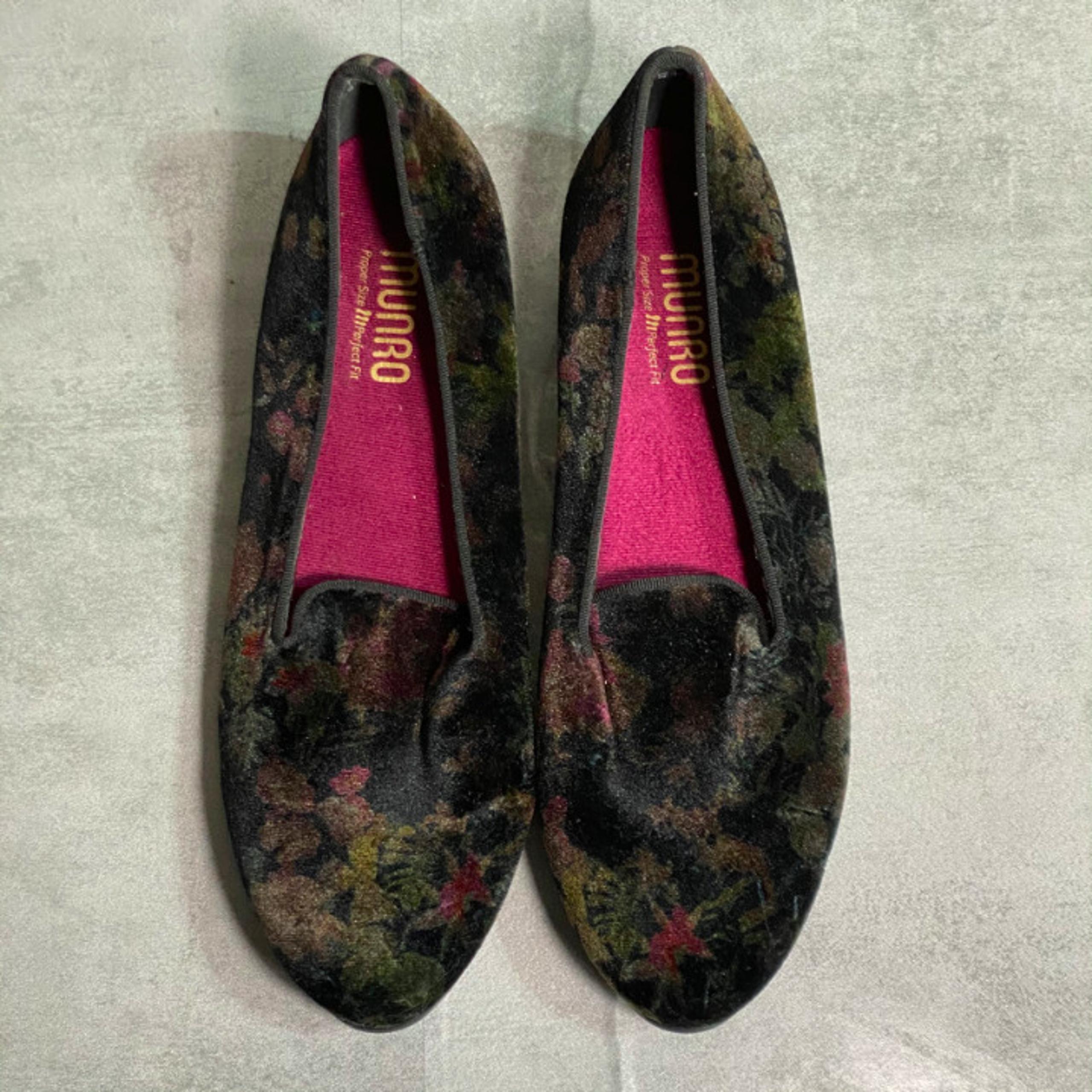 Munro Black Floral Print Velvet Cerise Slip On Slipper Loafer SZ 9.5 M