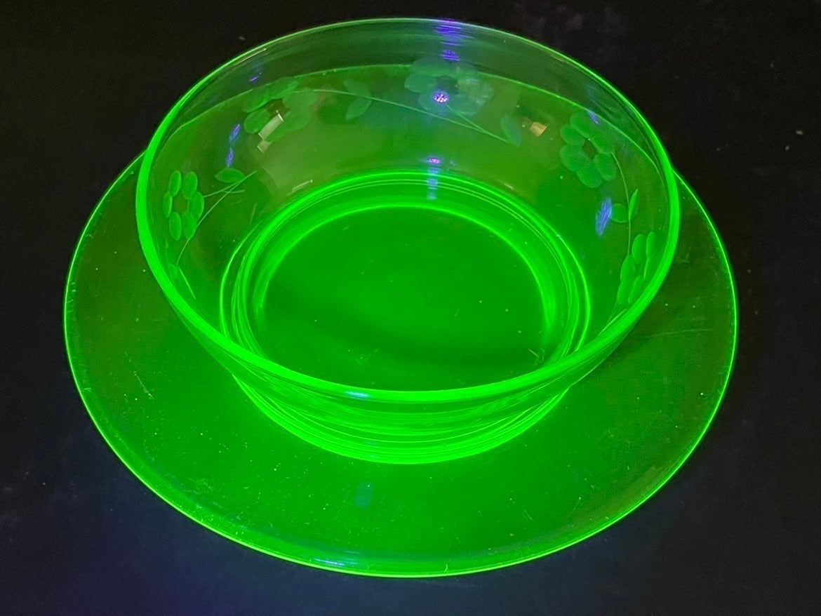 VTG Lot 5 Uranium Glass Mixed Lot-bowl&saucer,plate,sugar&creamer