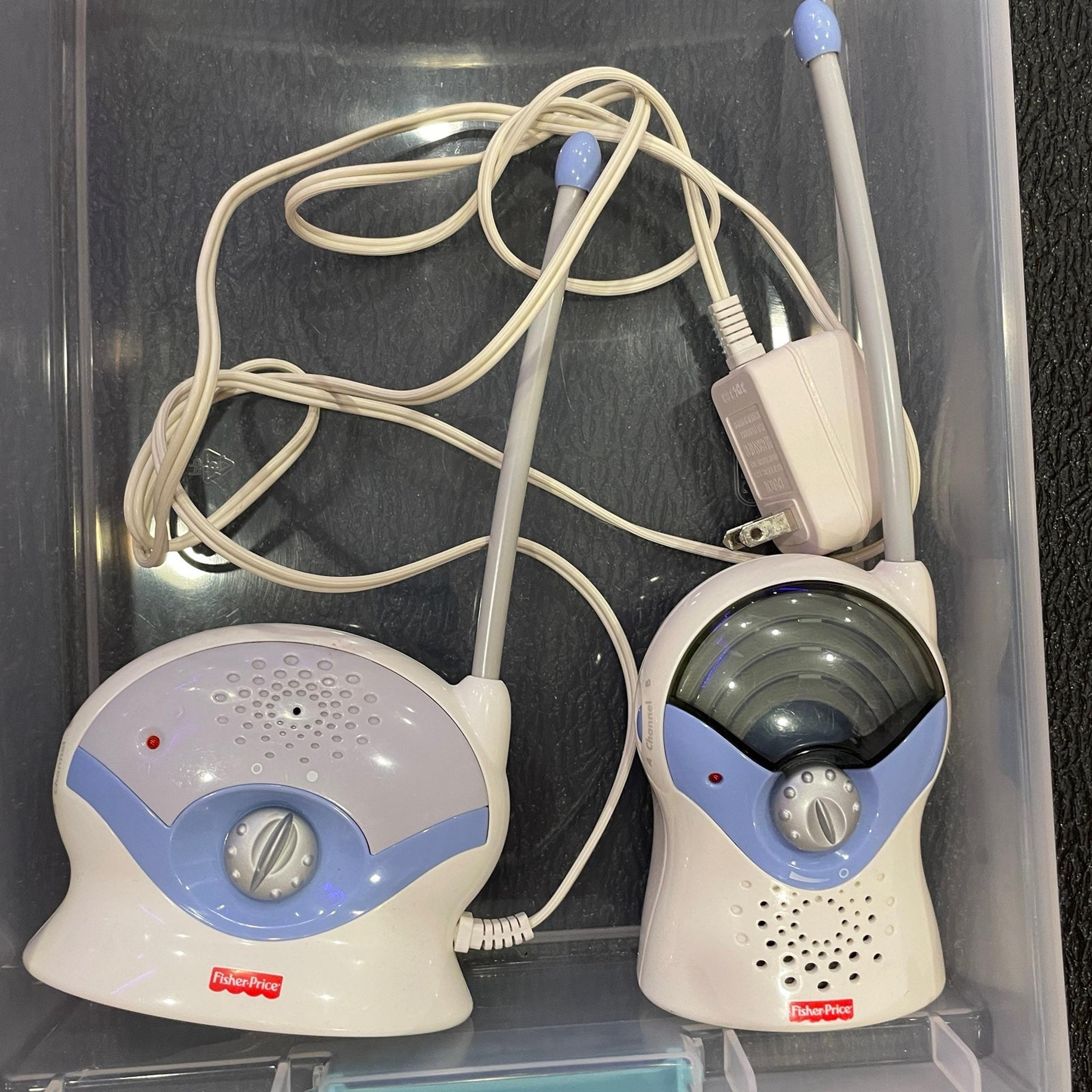 Fisher Price (B9636/B9637) Sounds 'n Lights Baby Monitor & Receiver Set- used