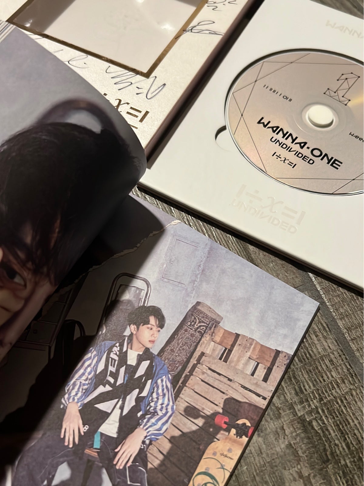 Wanna one undivided signed album
