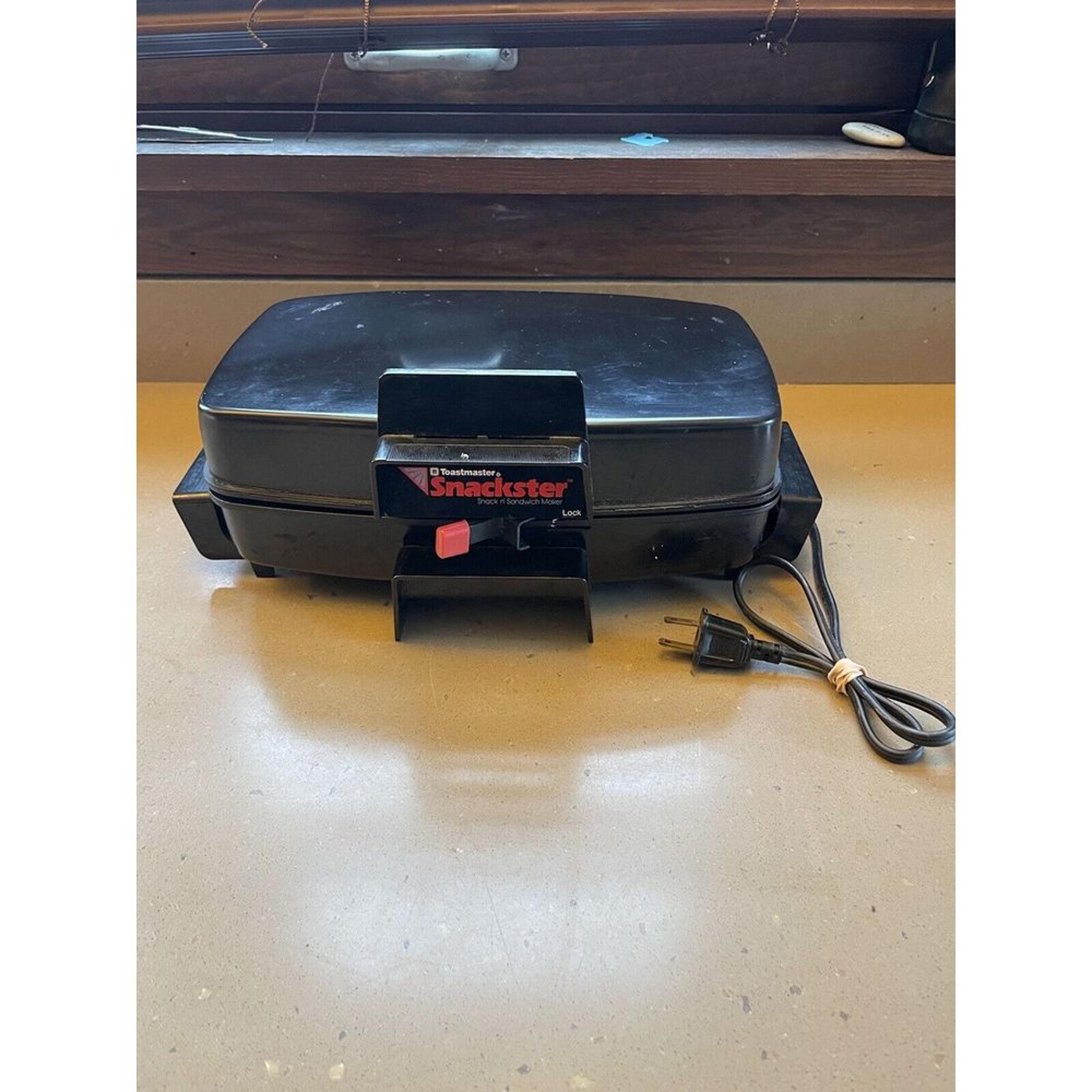 Toastmaster Snackster Vintage Hot Sandwich Maker Model 294C Black