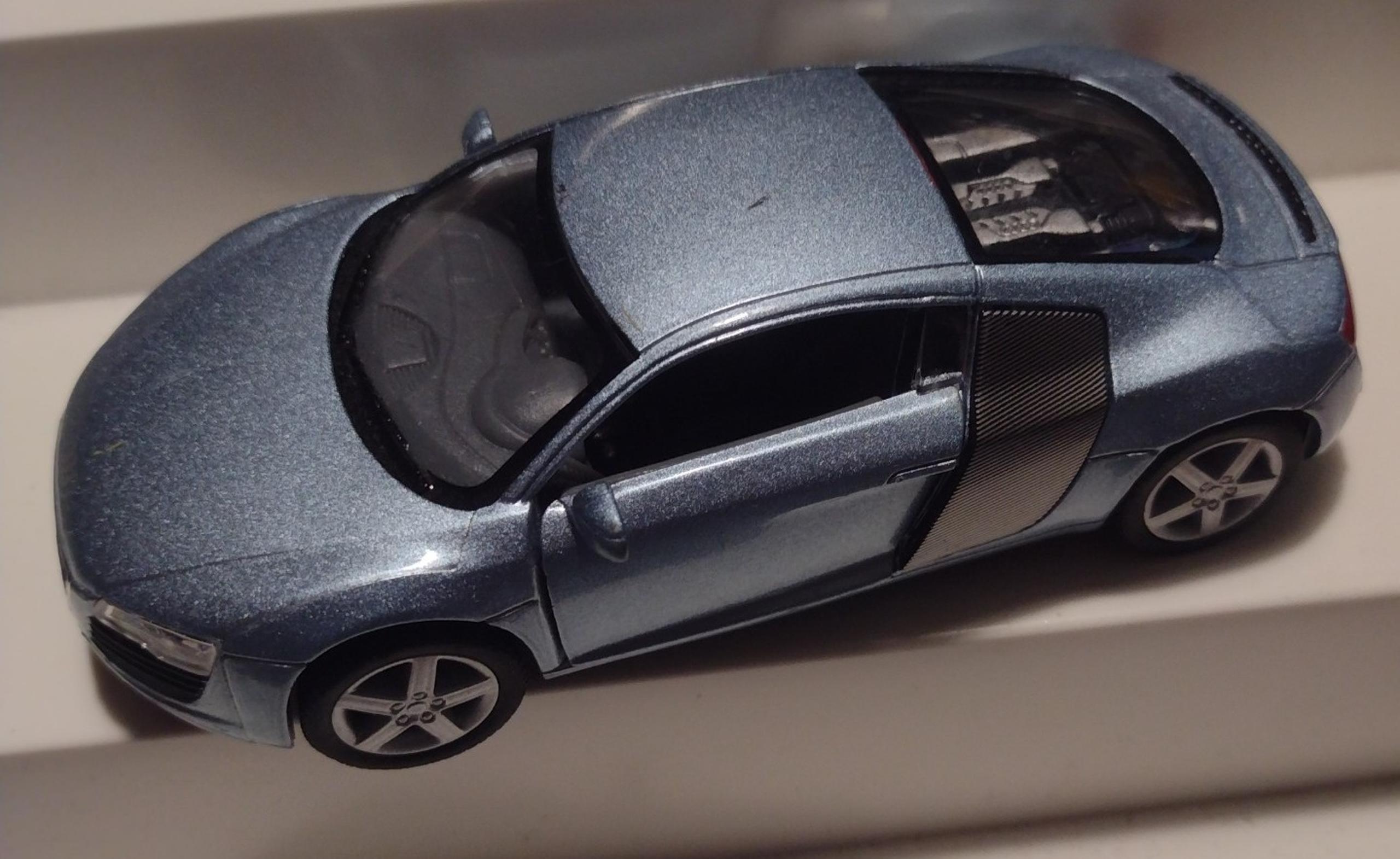 Kinsmart 5" Audi R8 Diecast Model Toy Car 1:36 - Silver