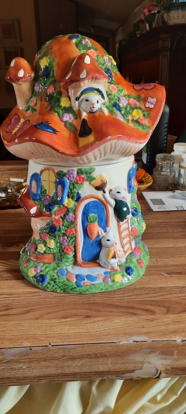 Antique cookie jar