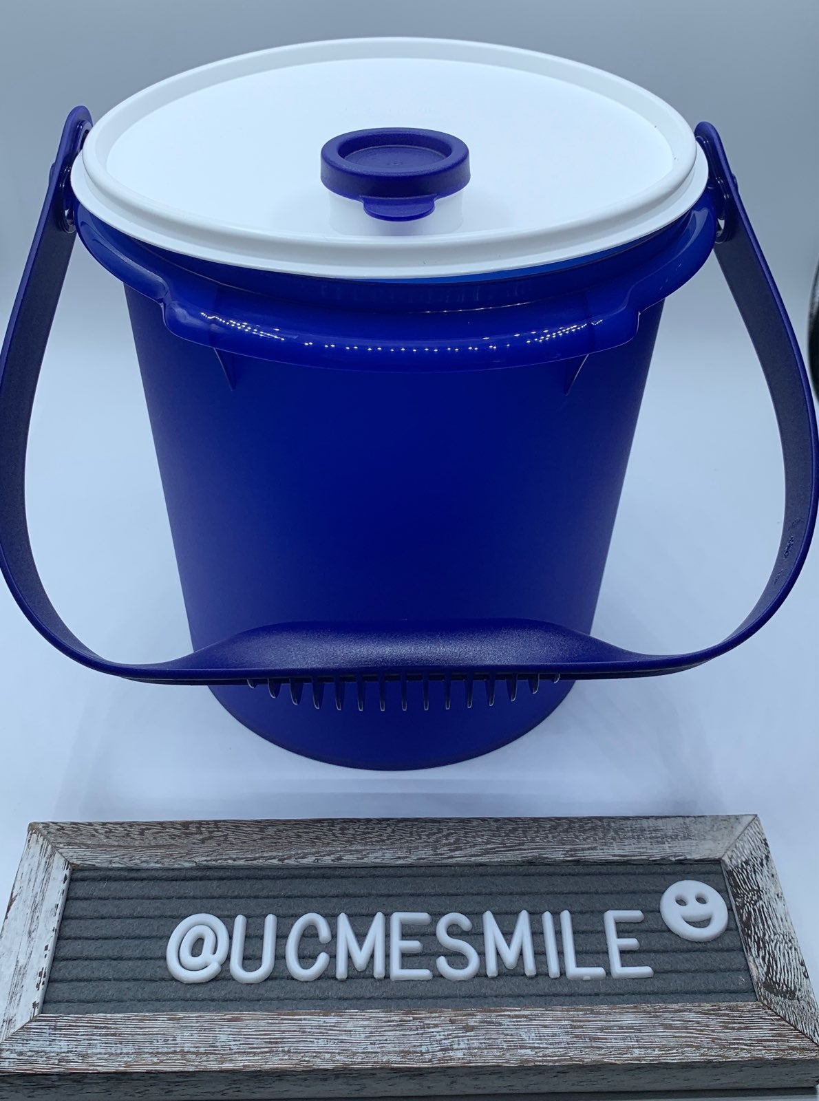 Tupperware Large Pitcher Bucket