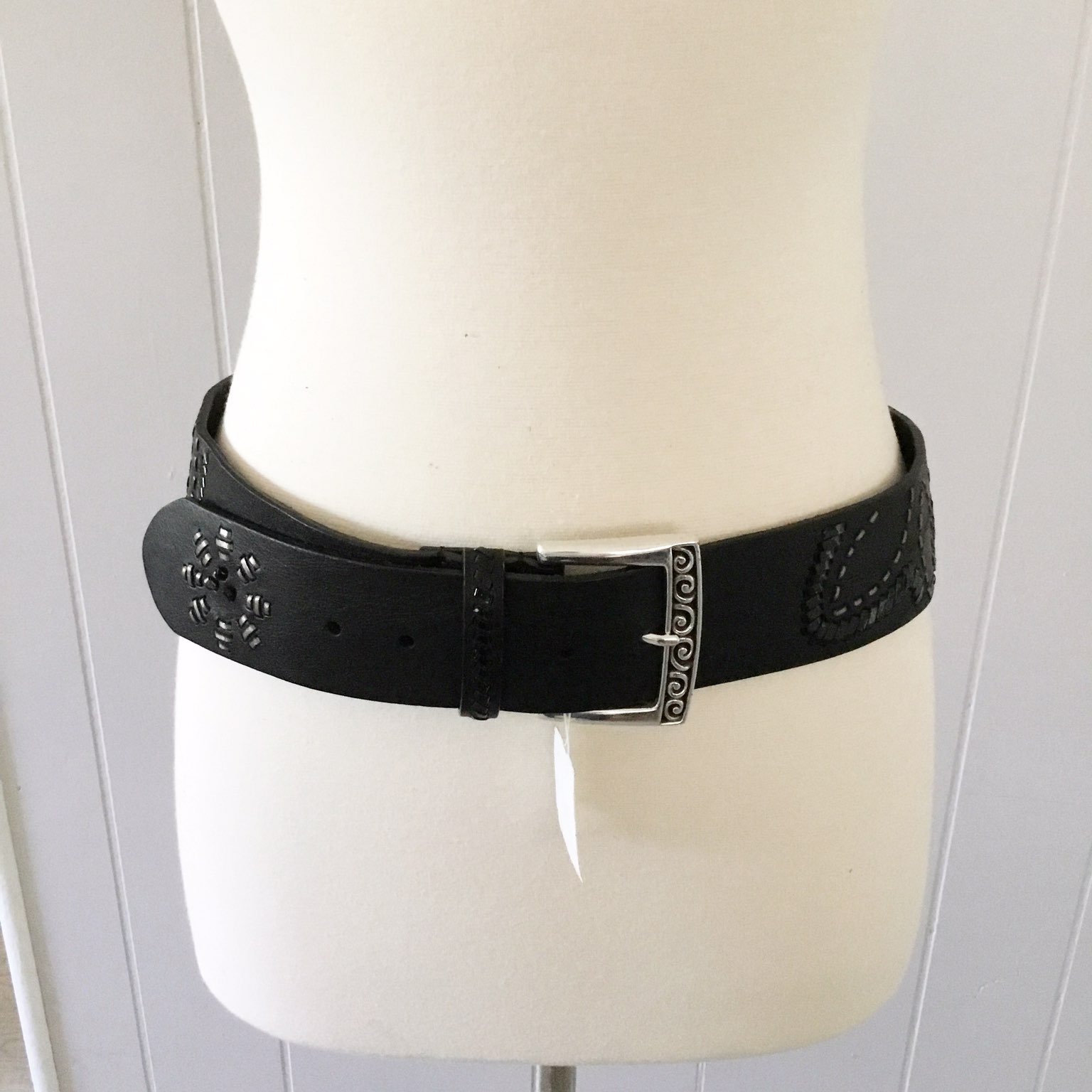 Brighton Black Leather Belt With Floral Embroidered Size 34 New