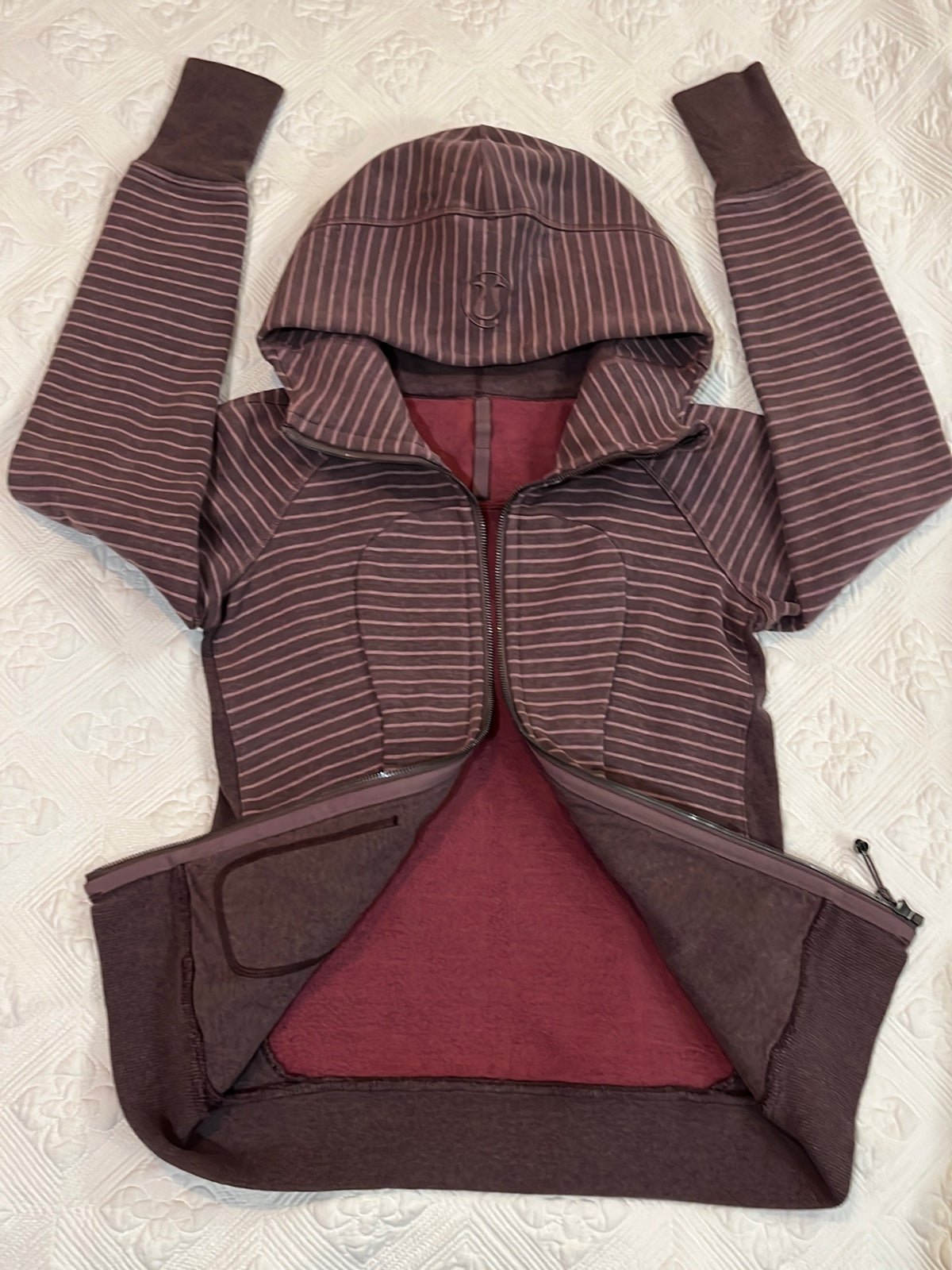 LIKE NEW! ♥️Lululemon SCUBA Hoodie (Heathered MISTY MERLOT-Parallel Stripe)4/6/8