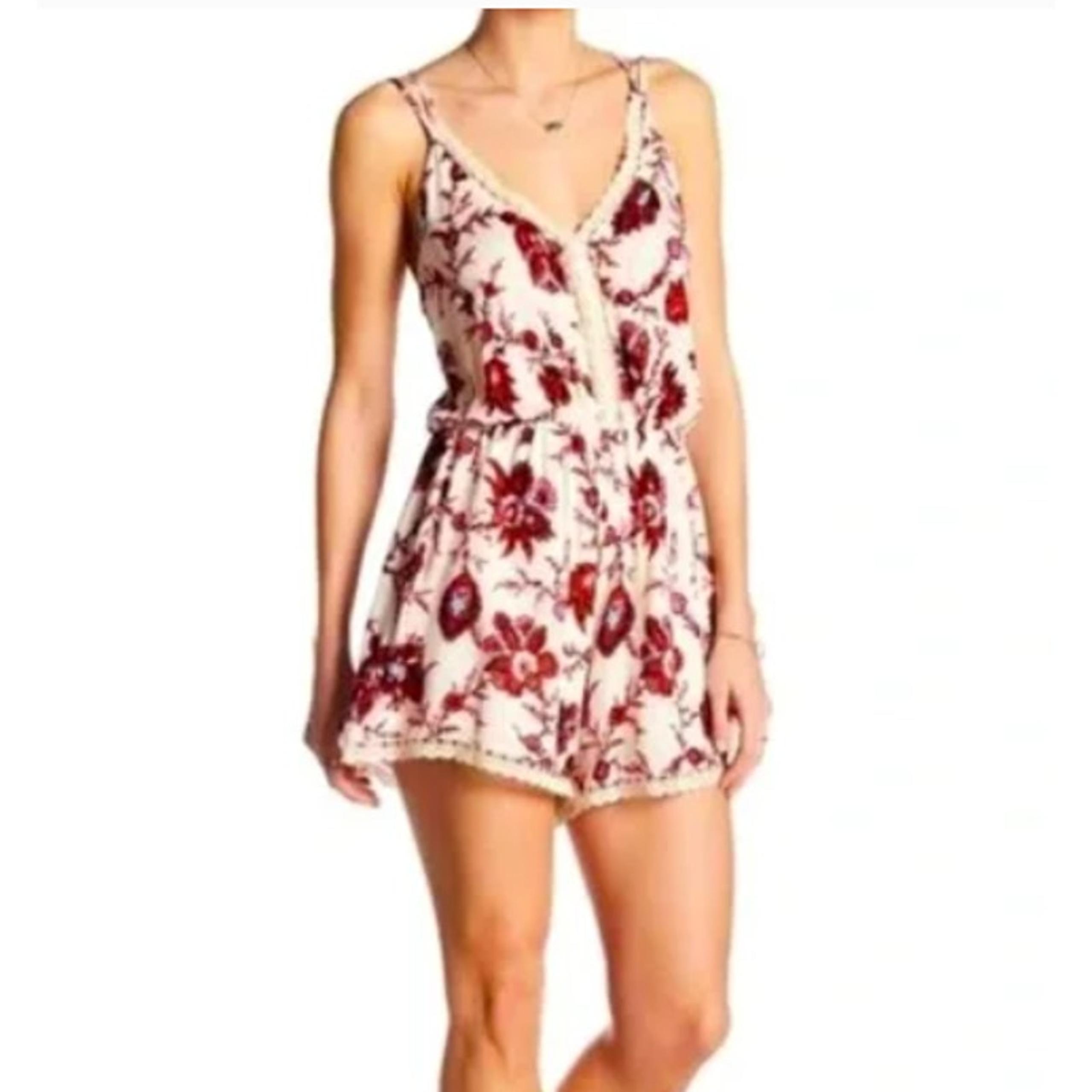 ASTR The Label Romper Floral Boho Crochet Inset Romper Cream Women's Size Small