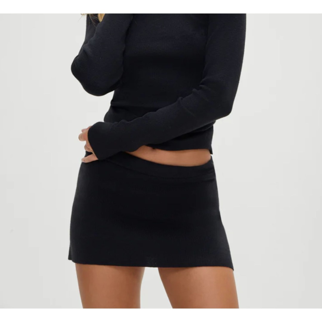 FRANKIES BIKINIS Marialla Cloud Knit Skort Black NWT Medium