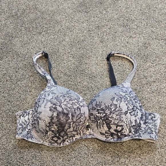 Cacique Women Lace Underwire Bra Plus Sz 42C