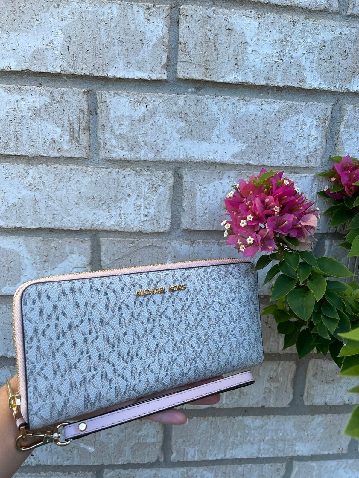 Michael Kors wallet wristlet vanilla