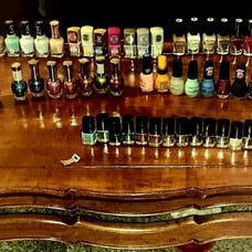 128 finger nail polished