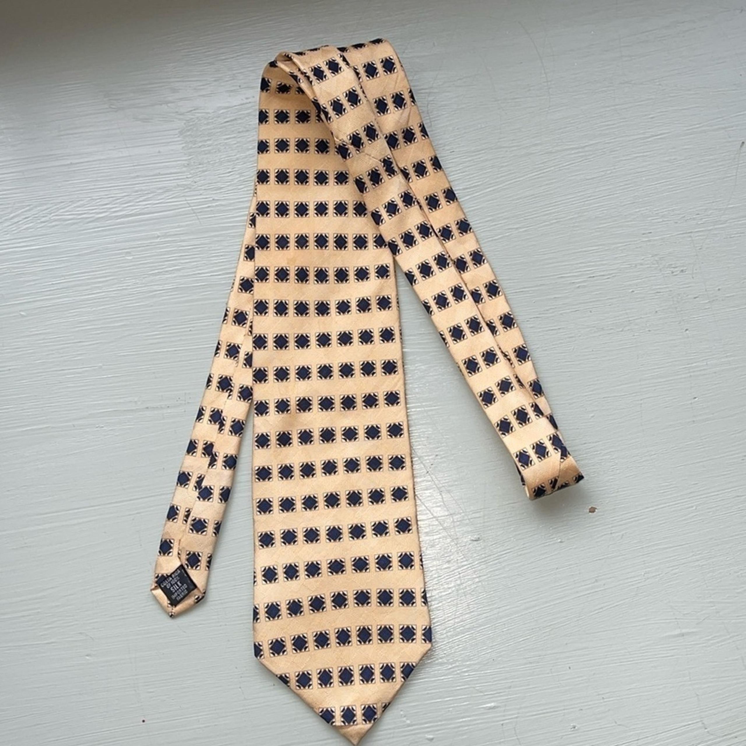 NEO BILL BLASS 100% YELLOW TIE (OS)