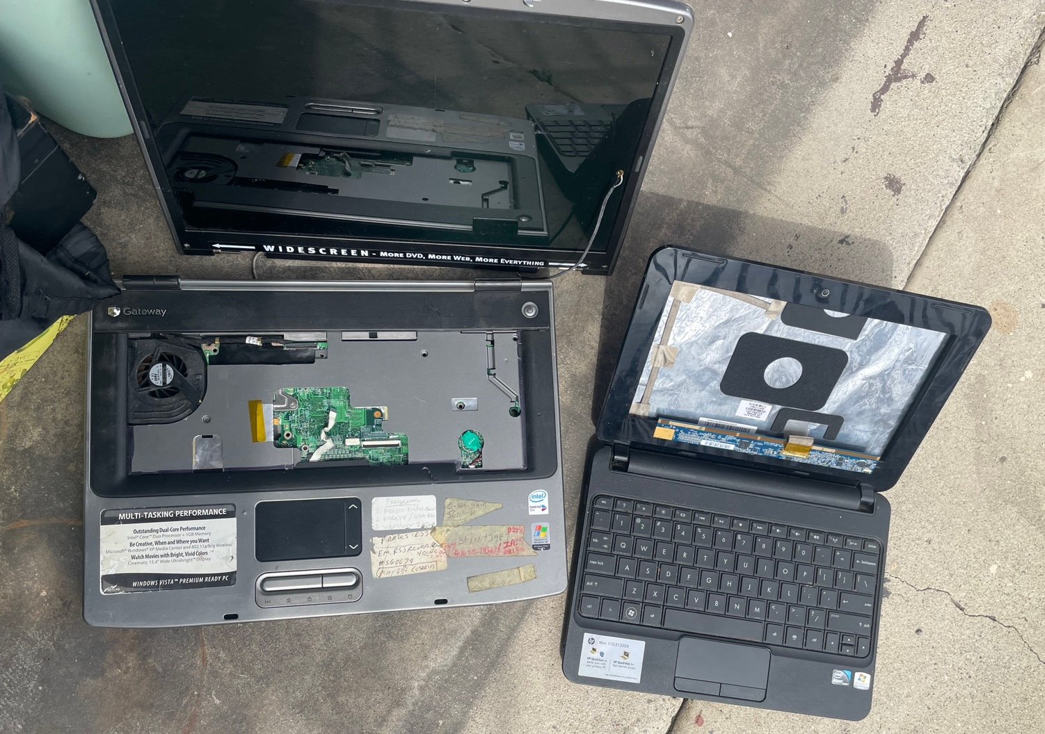 Laptop for parts consist of 3