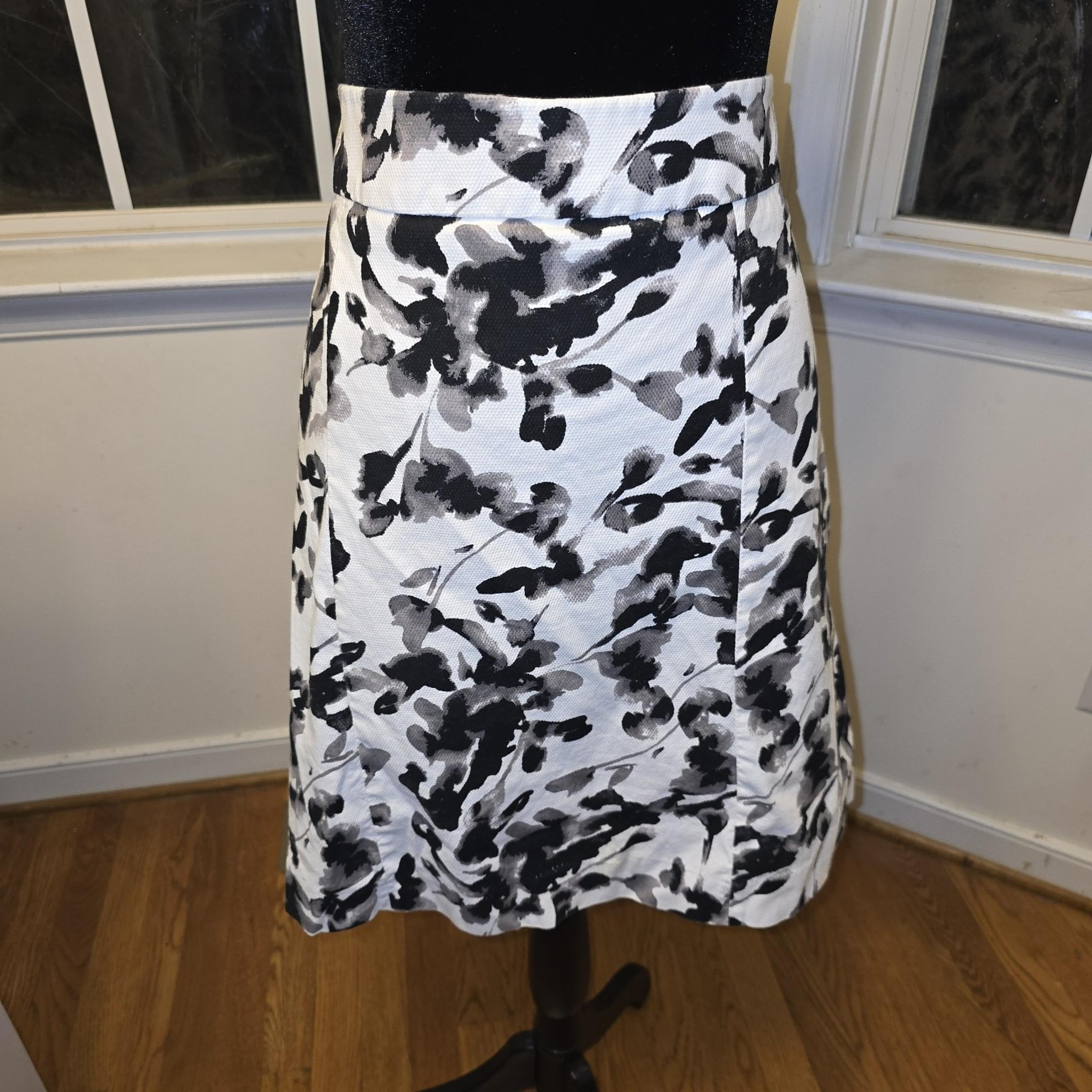 H&M Womens White And Black Floral Print A-Line Skirt Size 16 Stretch Workwear