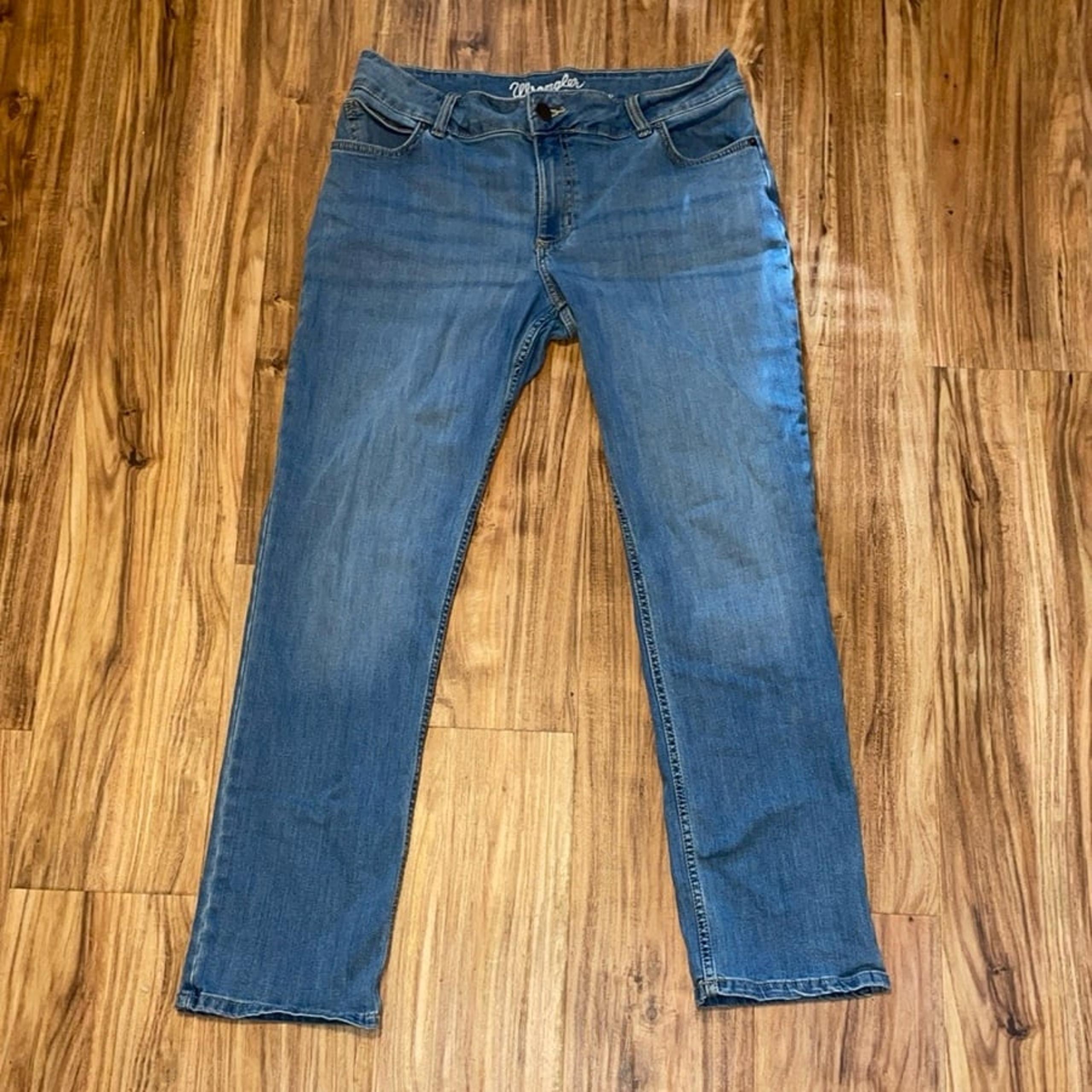 Wrangler women’s jeans 13 14 Denim straight leg mid rise stretch blue