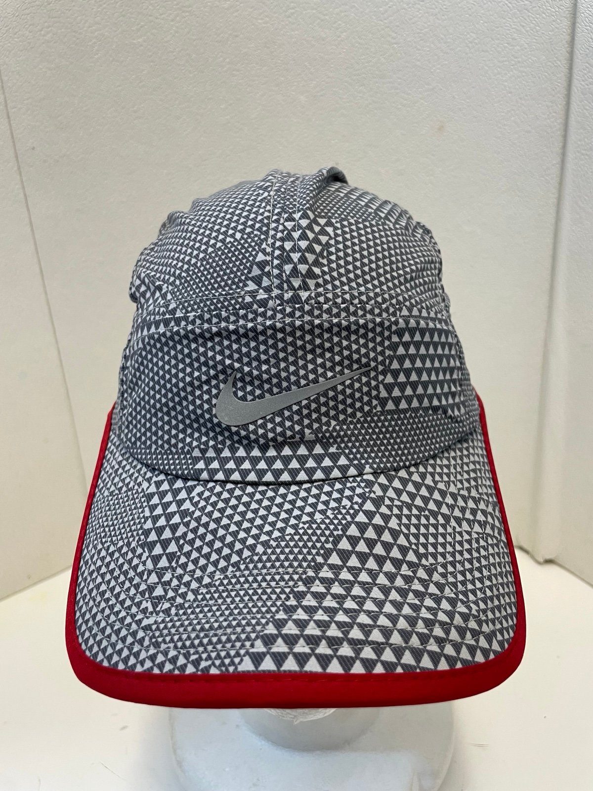 Nike AW84 StrapBack Hat Cap Gray Red Swoosh 5 Panel Lightweight Running Run
