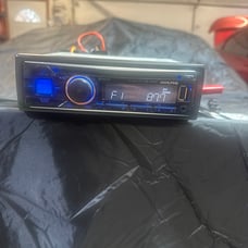 Alpine CDE-143bt Car CD/MP3 Player - 72 W RMS - iPod/iPhone Compatible- Used