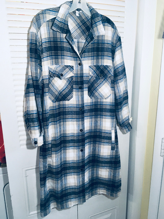 Elan sz m long flannel jacket / shacket blue plaid long chest 48 and 42"long